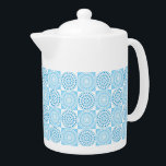 Carrelage bleu théière<br><div class="desc">Cette théière est montrée en blanc avec une belle imitation de tuiles bleues. Taille moyenne affichée. Customisez cet objet ou achetez tel quel. Stock Imprimer freepik.com</div>