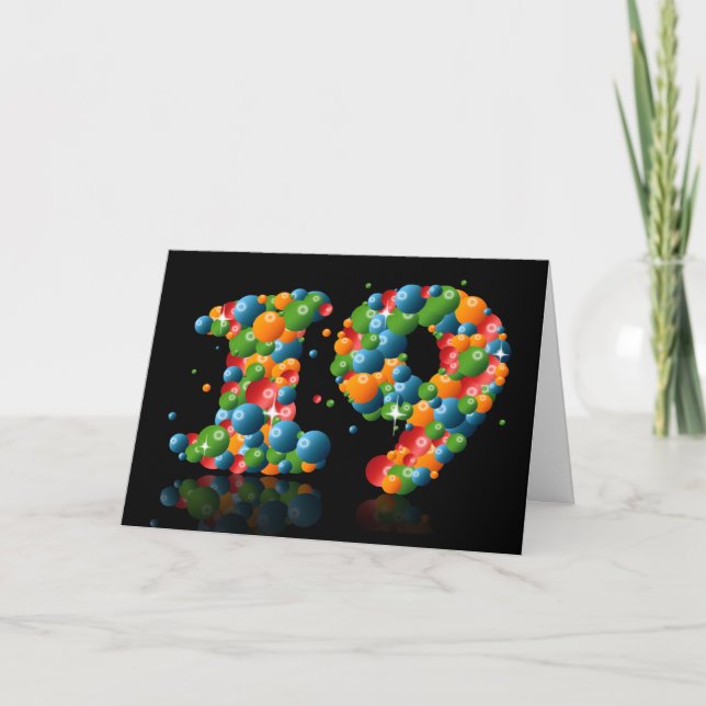 Carte 19ème anniversaire avec des numéros formés à parti (Devant)