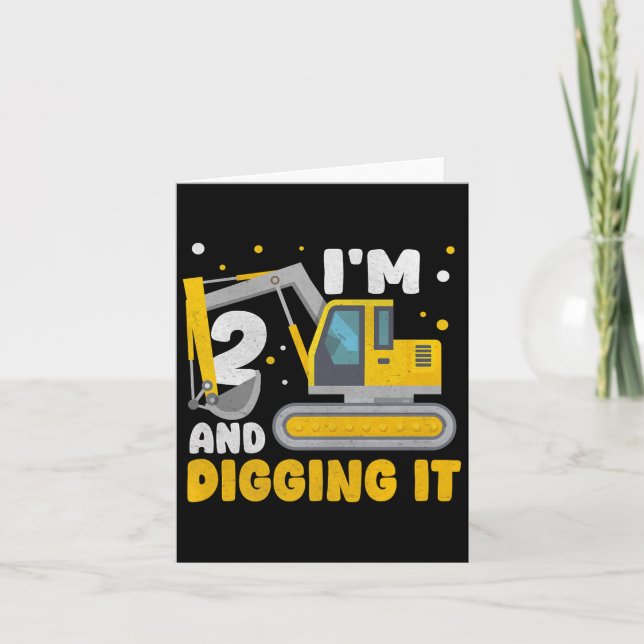 Carte 2e anniversaire Chiffre garçon construction garçon (Devant)