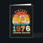 Carte 46 ans 1976 Vintage 46e anniversaire Cadeaux femme<br><div class="desc">Design Anniversaire Pour toute personne qui a de l'horoscope dire difficile & têtu Mais tout à fait digne.Portez-le avec fierté au travail,  gym scolaire parfait pour s'accoupler avec des shorts,  des leggings ou des jeans pour un look décontracté et tendance</div>