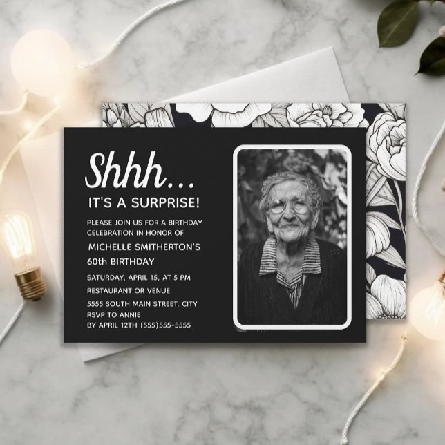 Carte 60 ans surprise noir et blanc  (Black and white floral surprise birthday party photo invitation)