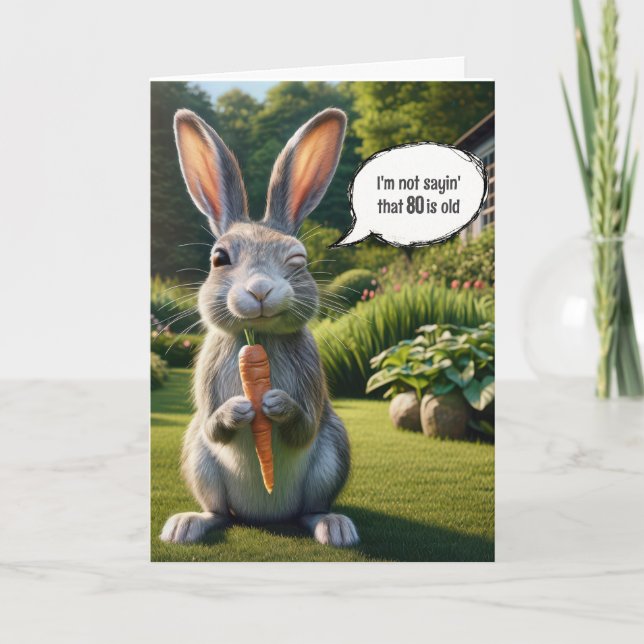 Carte 80e anniversaire Winking Rabbit avec une carotte (Devant)