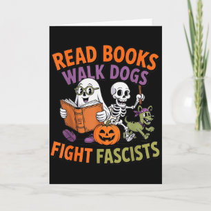 Carte Activiste drôle d'Halloween Lit des livres Promène