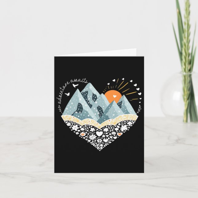 Carte Adventure Await Mountain Randonnée Camping Nature  (Devant)