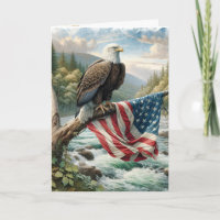 Aigle à tête blanche avec drapeau américain