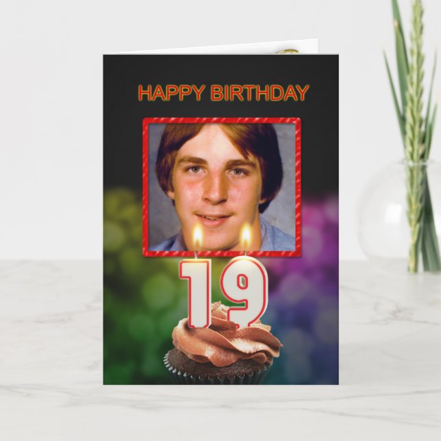Carte Ajouter une photo, 19e anniversaire avec gâteau et (Devant)