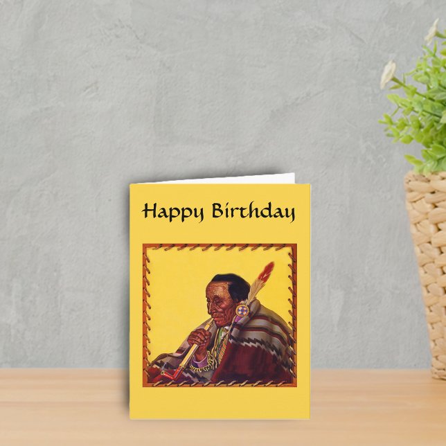 Carte Amérindien Guerrier Pipe de Paix Anniversaire (Native American male peace pipe stitched border on yellow happy Birthday greeting card.)