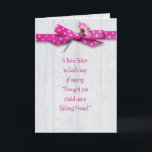Carte Anniversaire de Twin Sister<br><div class="desc">Pneuka rose point arc et fleur sur le bois de grange rustique pour l'anniversaire de la soeur jumelle.</div>