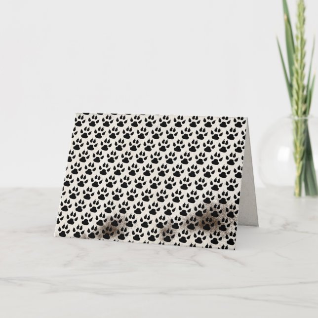 Carte anniversaire d'empreintes de pattes de chien sale (Devant)