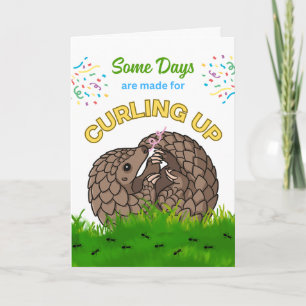 Carte Anniversaire mignon avec Pangolin Curling Up Ants
