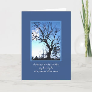 Carte Arbre d'hiver nu sur solstice d'hiver foncé