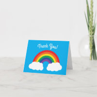 Arc-en-ciel et fête d'anniversaire mignonne de
