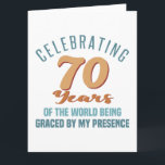 Carte Attitude de 70 ans d'anniversaire sassy<br><div class="desc">Une idée-cadeau d'anniversaire drôle pour les femmes qui célèbrent un âge marquant et qui ont illuminé le monde de leur présence.</div>