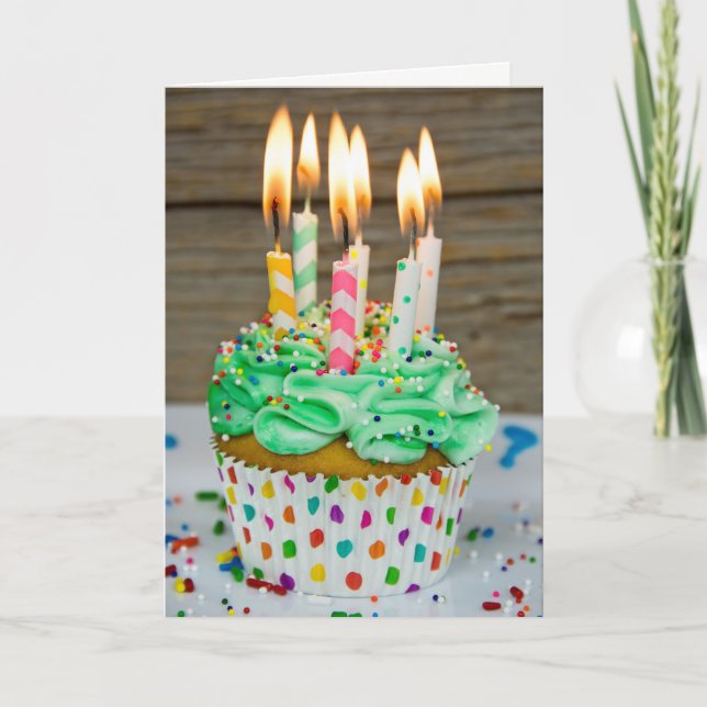 Carte beaucoup de bougies sur le cupcake d'anniversaire (Devant)