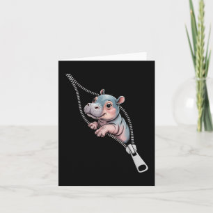 Carte Bébé hippopotame sortant d'une fermeture éclair Co