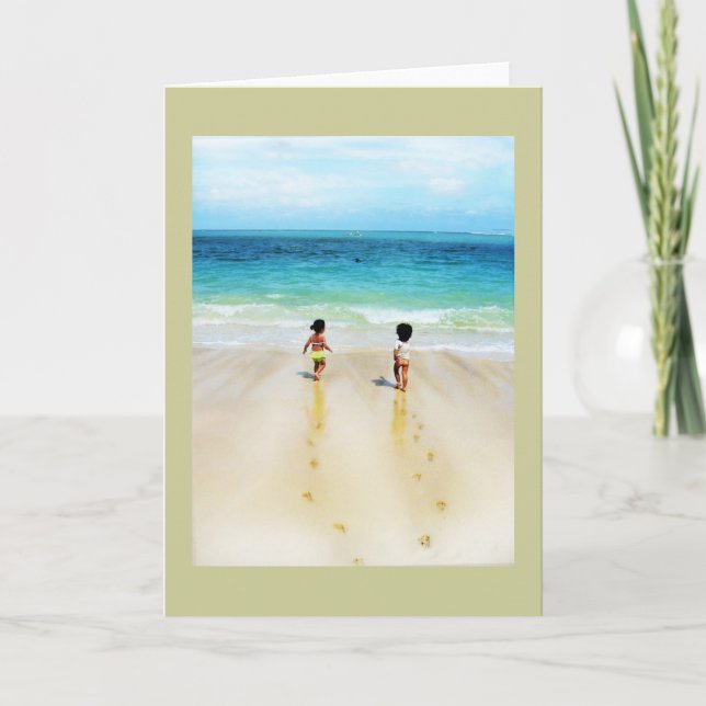 Carte Bébés de la plage en sable courant vers l'océan (Devant)