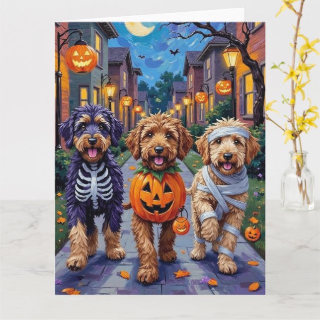 Carte Bernedoodle Dogs Trick or Treating in Halloween Co (Fleur jaune)