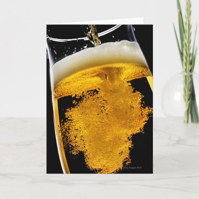 Carte Bière coulée dans le verre, studio tourné (Devant)