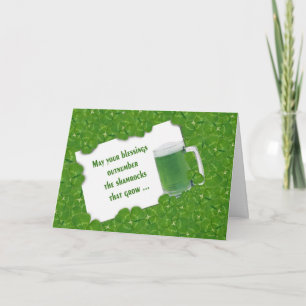 Carte Bière verte irlandaise et trèfles