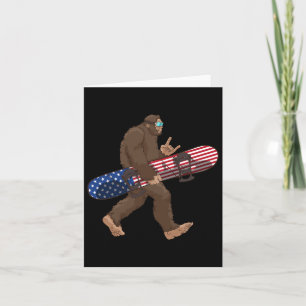 Carte Bigfoot Portant Un Drapeau Américain Snowboard Pou