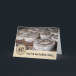 Carte Bon à 60 60e Anniversaire Vieux Fromage<br><div class="desc">Carte de 60e anniversaire. Pile de vieux fromage mûrissant sur des racks avec le message "Vous avez bien mûri"</div>