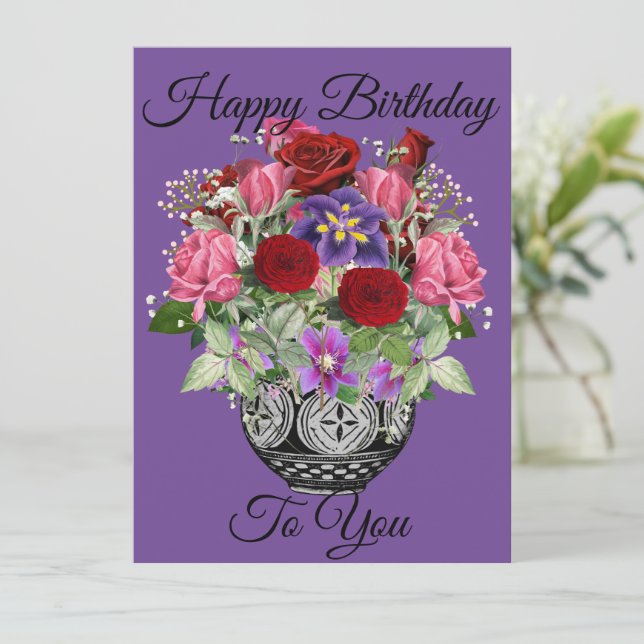 Carte Bouquet floral violet heureux d'anniversaire avec  (Debout devant)