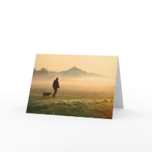 Brume de montagne d'homme et de chien
