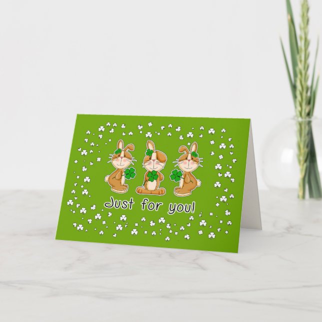 Carte Bunnies mignons avec la Saint Patrick Shamrock (Devant)