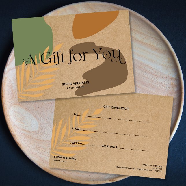 Carte cadeau de certificat abstrait moderne (kraft paper background with abstract beige and earth tones shapes)