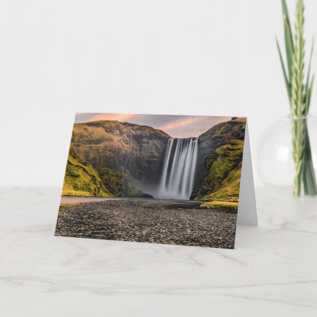 Carte Cascade de Skogafoss dans le lever de soleil de (Devant)