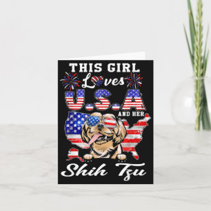 Carte Cette fille aime les États-Unis et le chien du 4 j