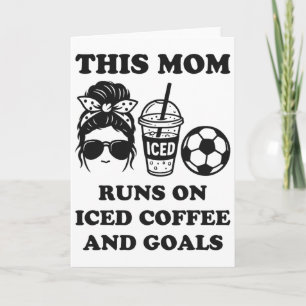 Carte Cette Maman Tourne Avec Du Café Glacé Et Des Objec