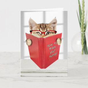 Carte Chat d'anniversaire avec des lunettes et un livre