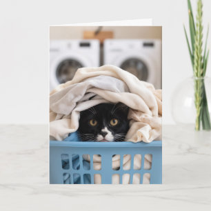 Carte Chat Tuxedo d'anniversaire se cachant dans un pani