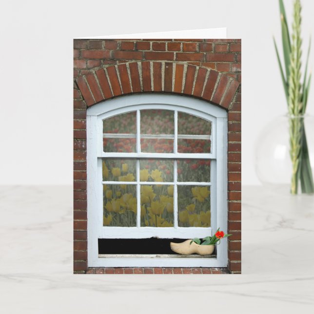 Carte chaussure en bois avec la tulipe dans la fenêtre (Devant)