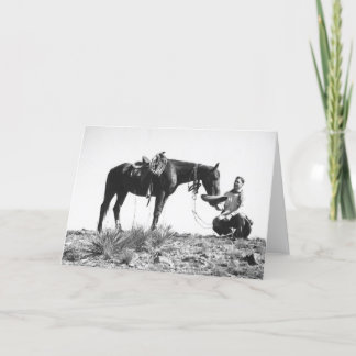 Carte Cheval mangeant d'un chapeau de cowboy