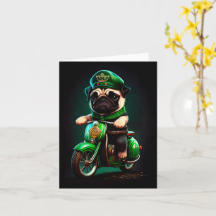 Carte Chien Carlin Conduisant un Vélo Saint-Patrick