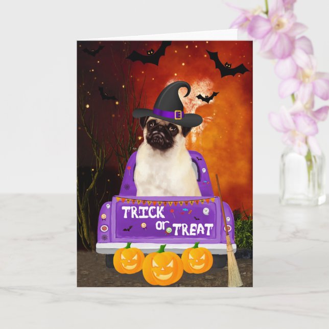 Carte Chien carlin dans un camion Halloween (Orchidée)