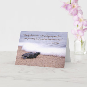 Carte Citation Inspirante Bébé Tortue de Mer Sable Océan