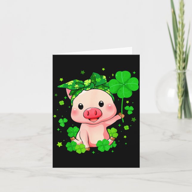 Carte Cochon Mignon Tenant un Trèfle St Patrick Enfants (Devant)