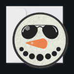 Carte cool Snowman Round Christmas Flat Card<br><div class="desc">Carte cool Snowman Round Christmas Flat Card. Snowman Face sur une carte ronde à plat avec look cuir noir et Parties scintillant argentée. Carte modifiable photo et texte.</div>