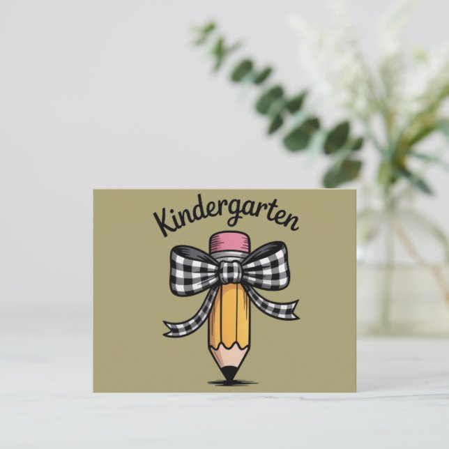 Carte Coquette crayon noeud papillon professeur d'école  (Debout devant)