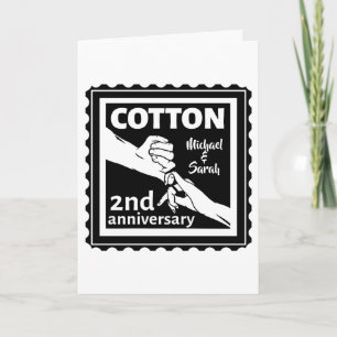 Carte couple de 2e anniversaire de mariage se tenant la 