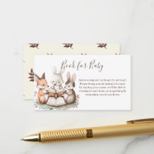 Animaux mignons de la forêt lisant un livre pour b
