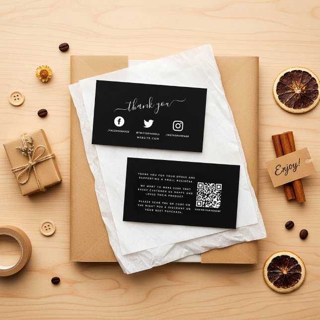 Carte D'accompagnement Blancs icônes de médias sociaux code QR merci (Black social media icons thank you order insert card with message and QR Code.)