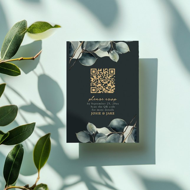 Carte D'accompagnement Branche Eucalyptus joli mariage rsvp boîtier (Charcoal green RSVP card with gold QR code and watercolor eucalyptus leaves.)