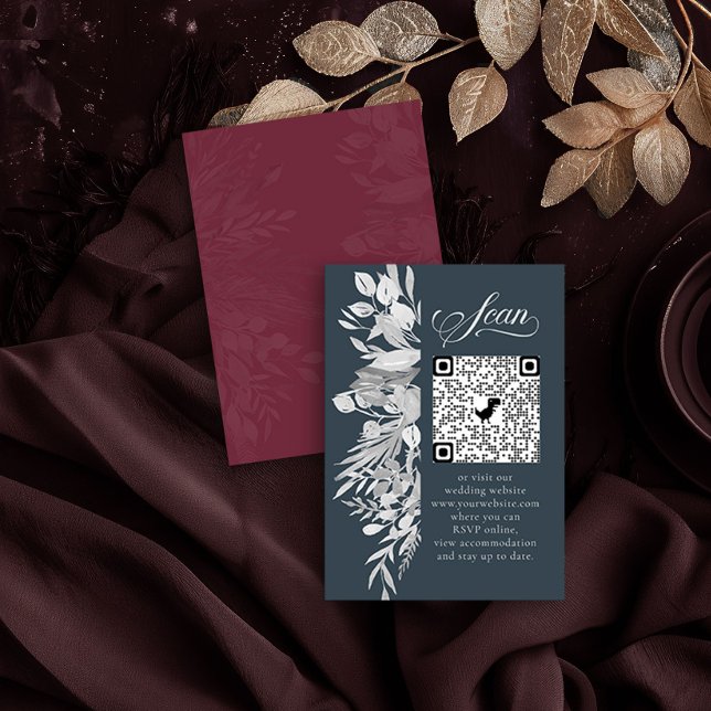 Carte D'accompagnement Burgundy Grey Botanique en ligne RSVP QR Code (Online RSVP QR Code Card in Burgundy and Grey from the Foliage Duet Collection by Darling & May)