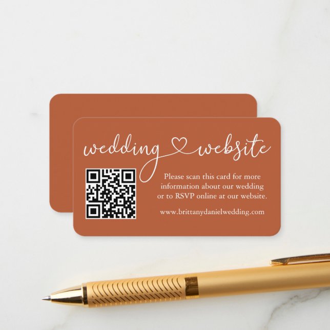 Carte D'accompagnement Calligraphy Heart Mariage Website QR Terracotta (Devant/Arrière en situation)