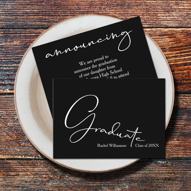 Carte D'accompagnement Chic Script Graduate Noir petites annonces (Small graduation announcements are size of a business card, great to hand out to friends and family)