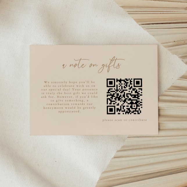Carte D'accompagnement Code QR de note moderne beige sur les cadeaux (Créateur téléchargé)